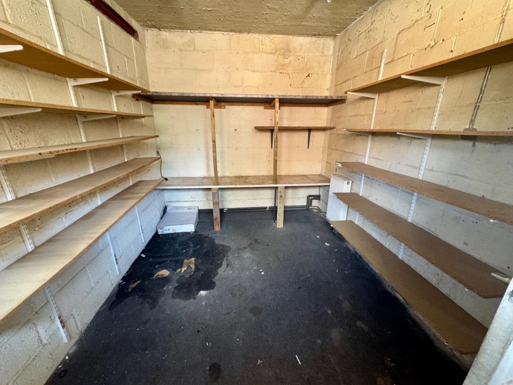 Lot: 67 - FREEHOLD COMMERCIAL PREMISES WITH GATED YARD - Store room 2